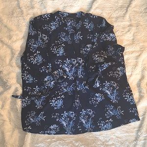 Beautiful blouse with 3/4 sleeves